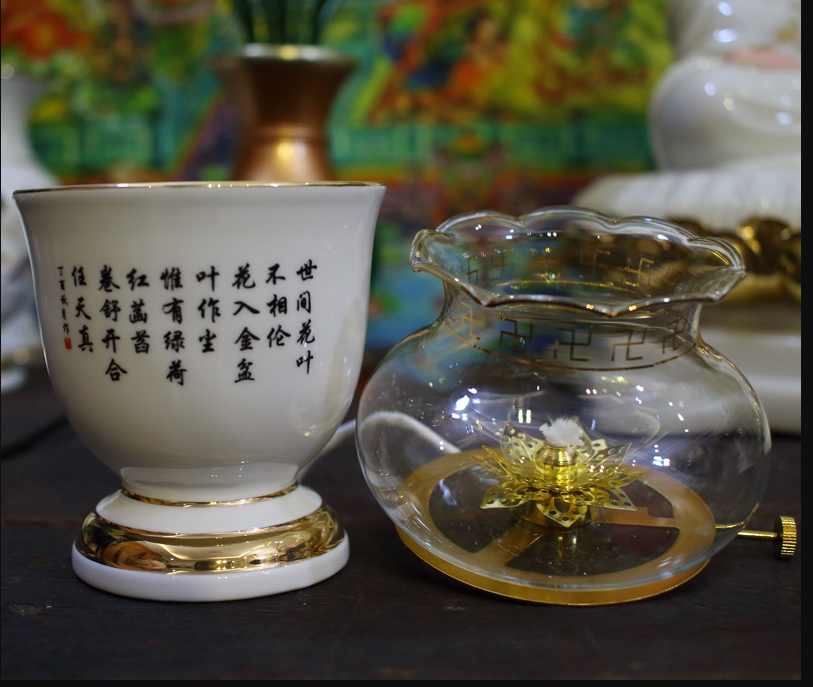 Đèn Đốt Dầu Lưu Ly khắc hoa sen tâm chú bát nhã tâm kinh 2.png